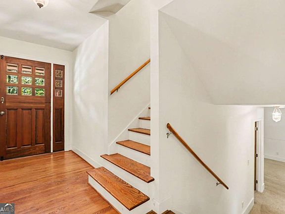 3rd image of 1399 Altamont Dr
