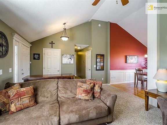 5th image of 4706 NE 102nd Ct