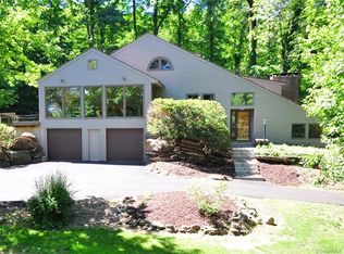 25 Metacomet Dr, East Granby, CT 06026