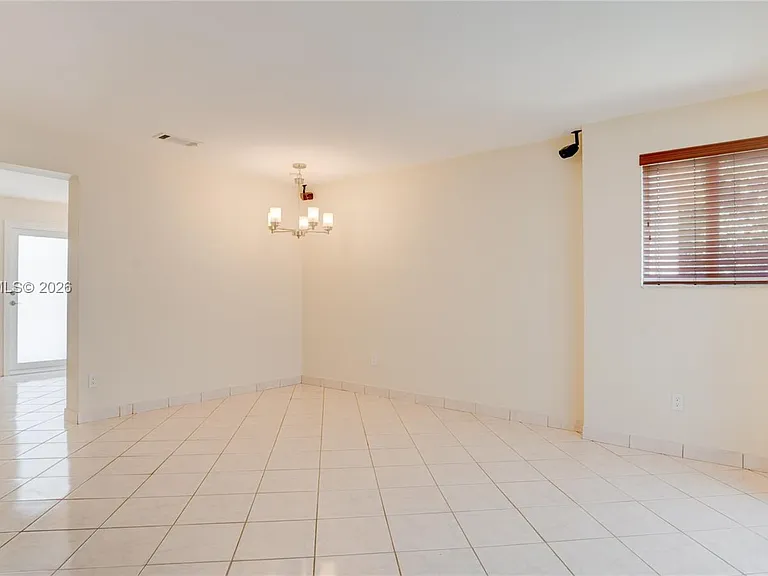 13463 SW 39th Ln — Photo 8