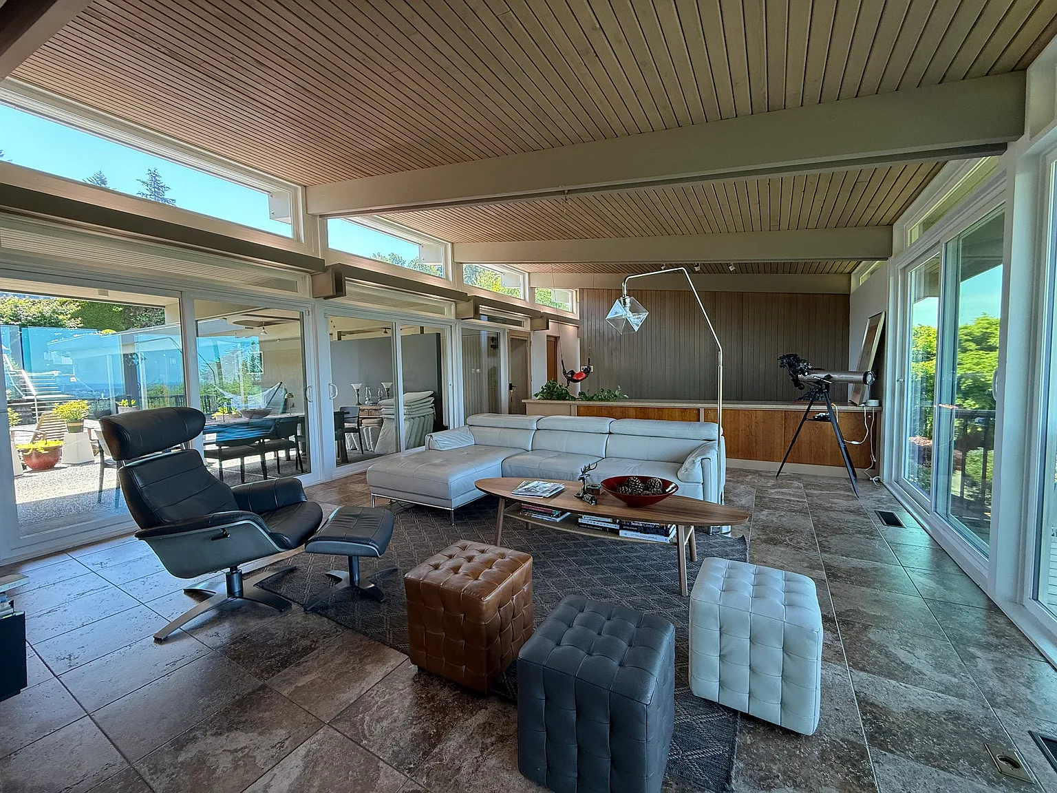 4 bed, 3197 sqft, $6,995 — Photo 3