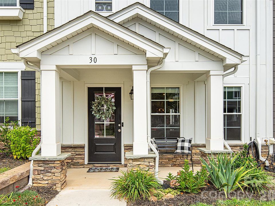 1st image of 30 Walnut Springs Dr