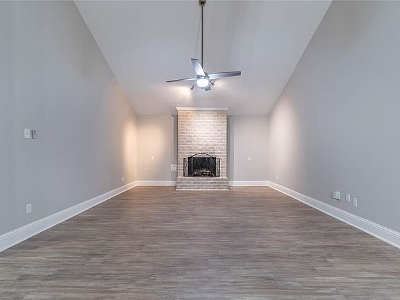 5th image of 11859 Briar Forest Dr