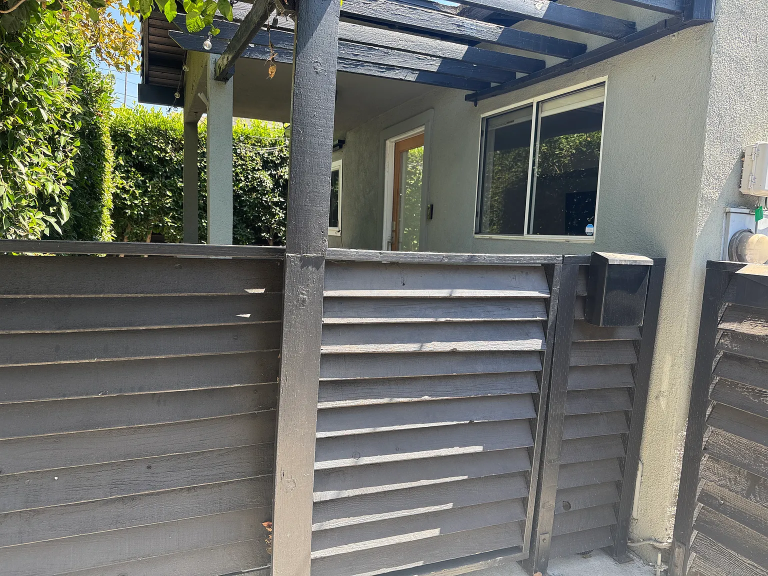 2 bed, 800 sqft, $4,300 — Photo 2