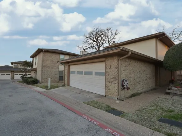 7 Meadow Ln, Bedford, TX 76021