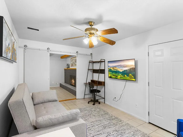 10217 Santa Paula Ave NE — Photo 9