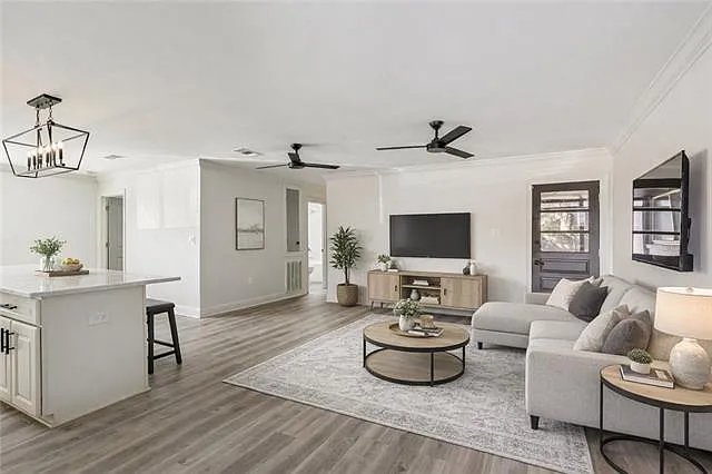 1512 Michigan Ave — Photo 2