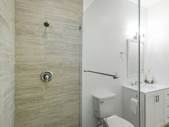 4th image of 7507 Cozycroft Ave