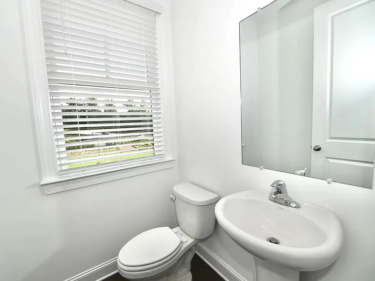 6574 Beacon Dr — Photo 16