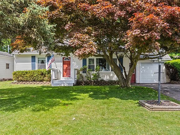 3rd image of 419 Harvest Dr