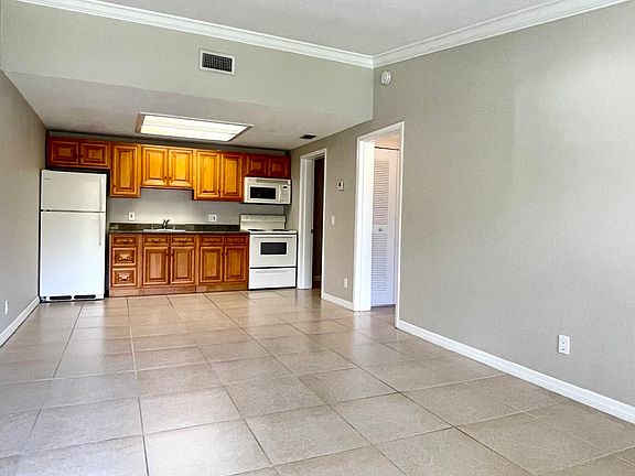 4th image of 7208 Southgate Boulevard #7208