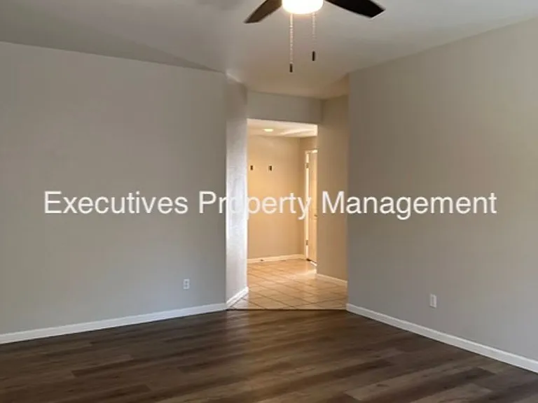654 Gateway Dr — Photo 9