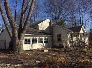 2911 Colon Dr, Akron, OH 44321