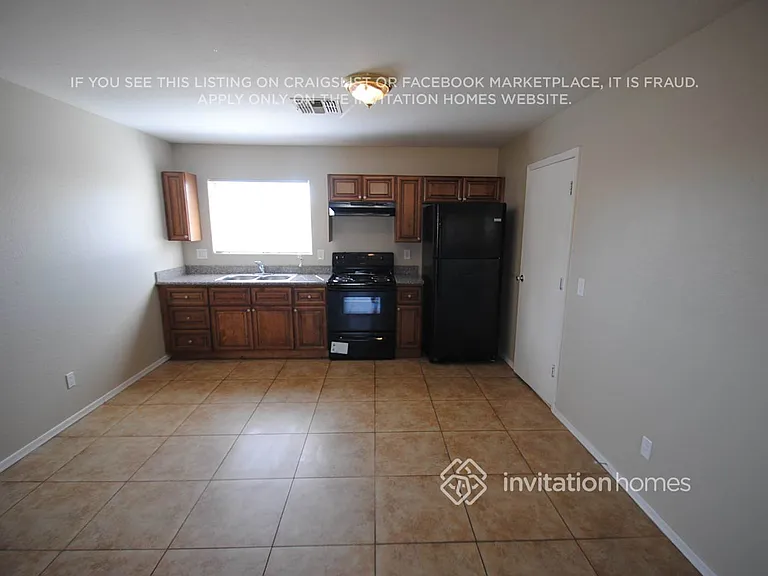 1429 S 14th Ave — Photo 3