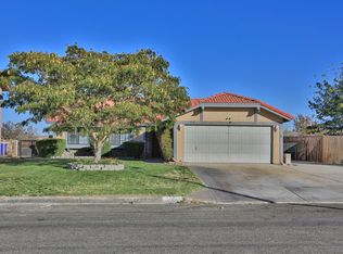 26543 Blue Water Rd, Helendale, CA 92342