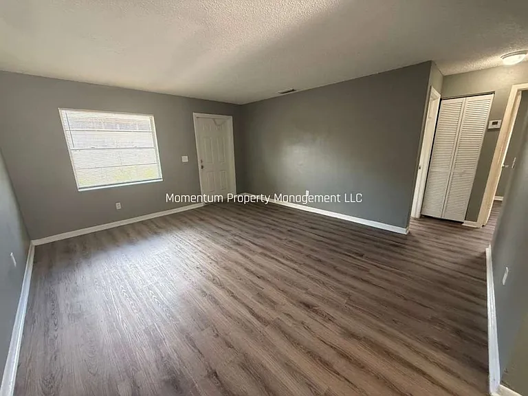 8214 N 17th St #A — Photo 3