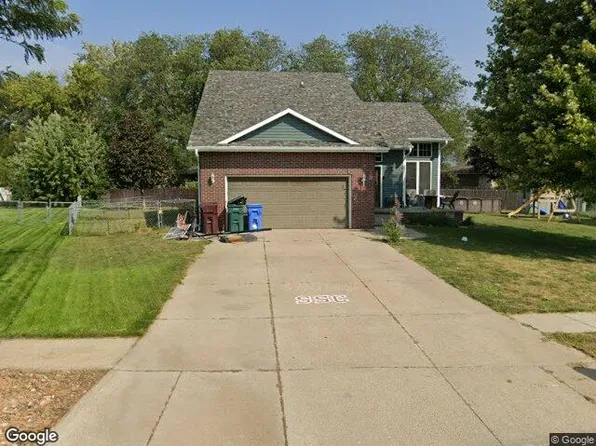 3431 Santana Dr, South Sioux City, NE 68776