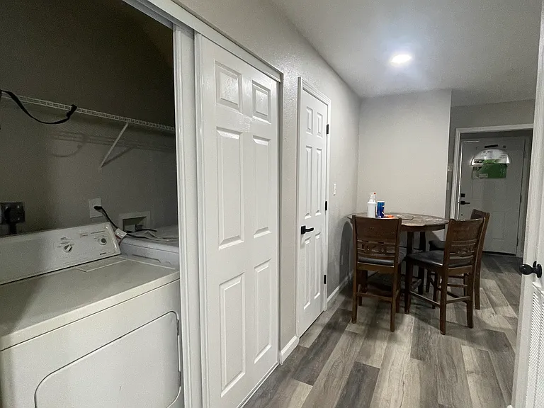 1107 Basin St #A — Photo 17
