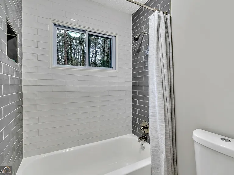 4428 John Dr — Photo 18