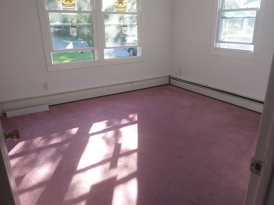 2nd image of 17 Bay View Ave