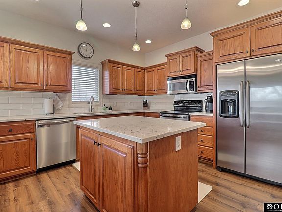 5th image of 3328 Peterson Ave