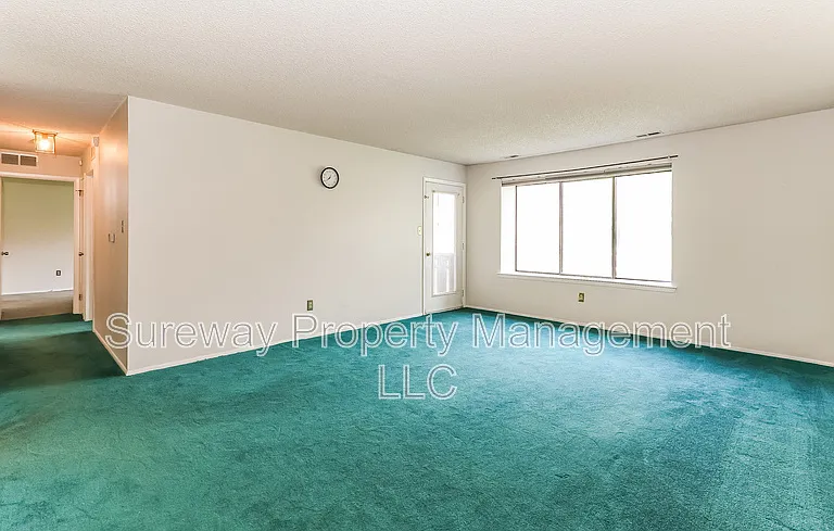 4607 Aberdeen Dr — Photo 2