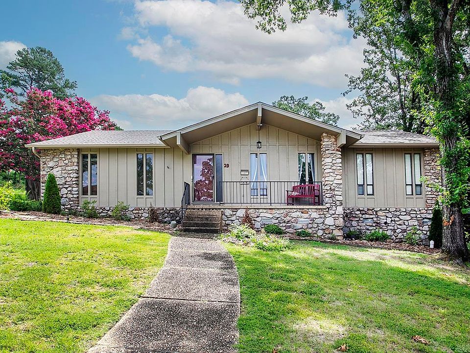 1st image of 29 Coachlight Dr