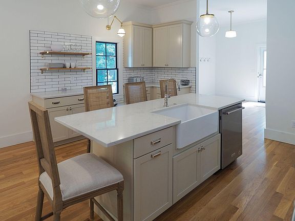 5th image of 2059 64th St