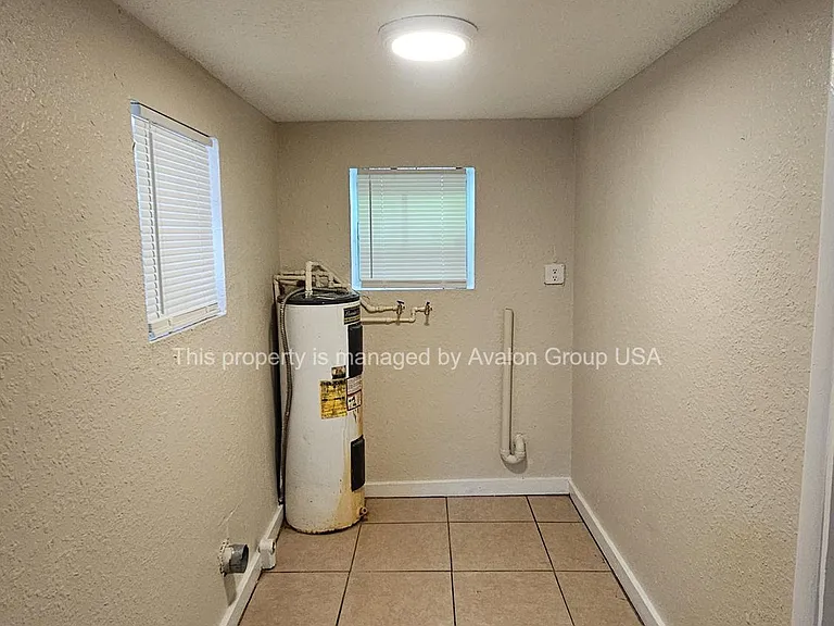 9831 Ridge Blvd — Photo 22