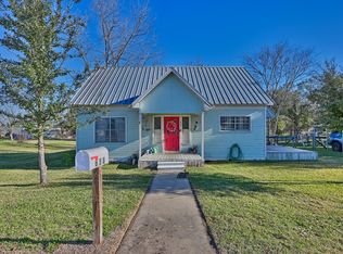 638 W Fisher St, Bellville, TX 77418