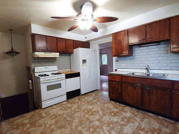 3rd image of 10076 Lacrosse Ave