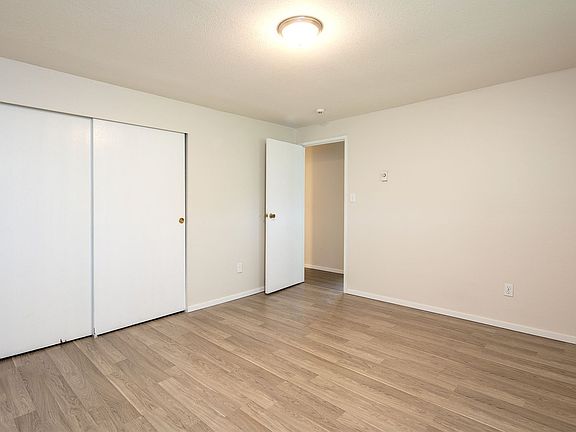 5th image of 322 9th Ave SE APT 8