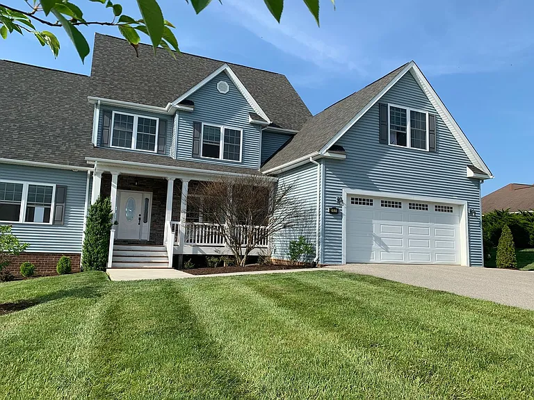 2020 Northside Dr — Photo 2