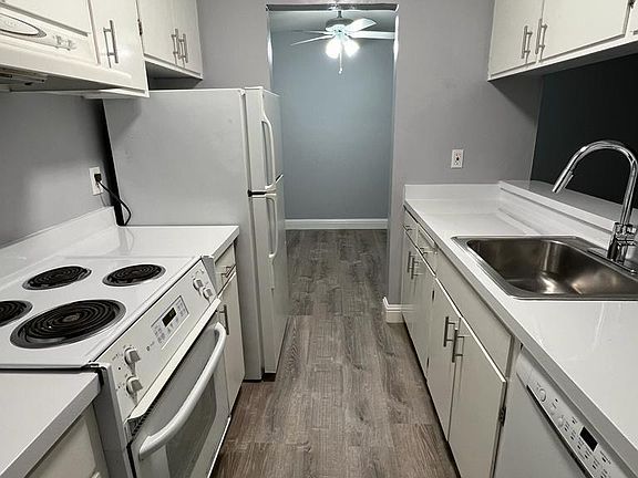 2nd image of 303 Ulmer Ct APT 2