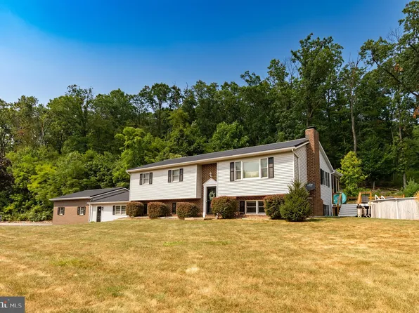 100 Sunnyside Dr, Carlisle, PA 17015