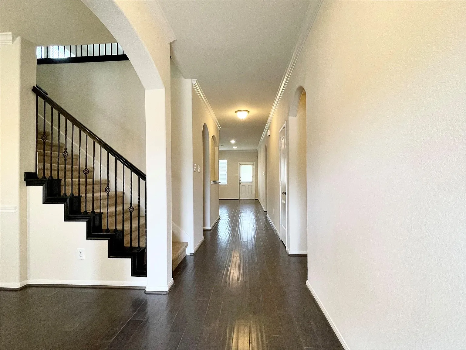 5 bed, 3.5 bath, 3076 sqft, $2,900 — Photo 3