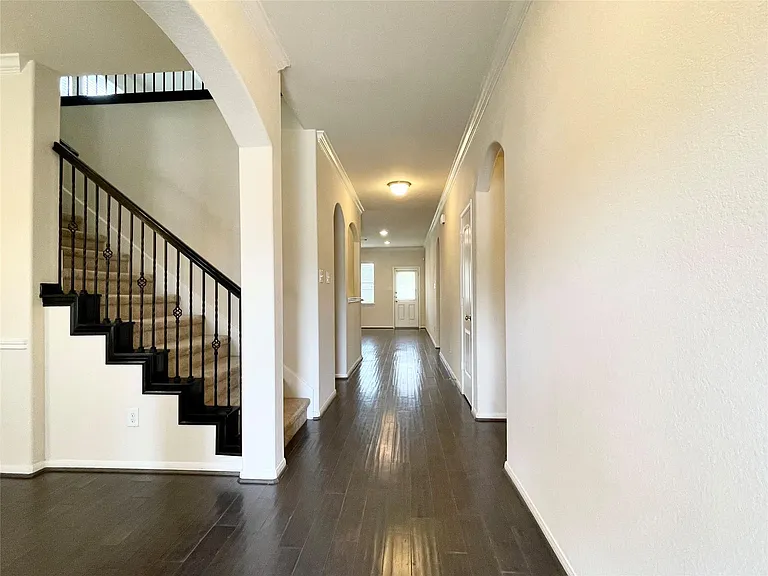3010 Overbrook Meadow Ln — Photo 2