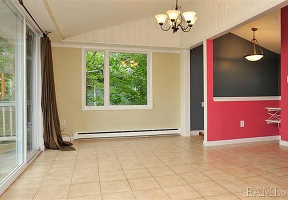 3rd image of 4 Memorial Dr