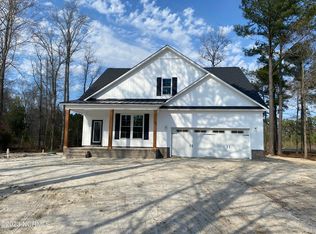 311 Ramonas Lake Ct, New Bern, NC 28560