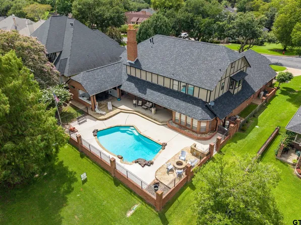 6500 Hollytree Cir, Tyler, TX 75703