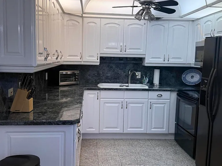 146 Somerset H #146-H — Photo 24