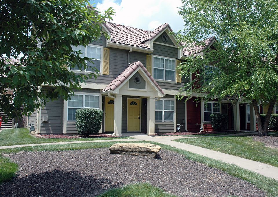 1st image of 1321 NE 39th St #1352A