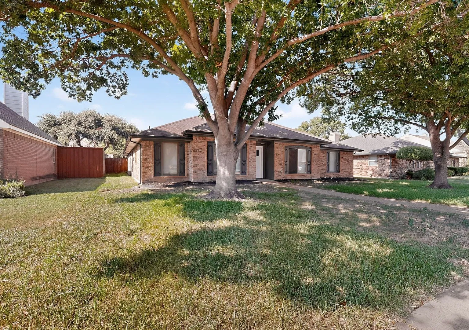 Renovated Home In the Coveted Allen ISD — Photo 4