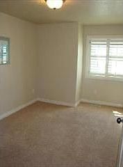 2nd image of 935 Carson Garden Ln