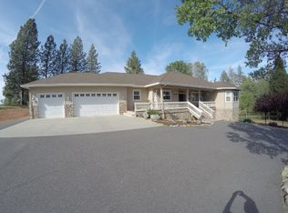 13484 Yorkshire Rd, Groveland, CA 95321