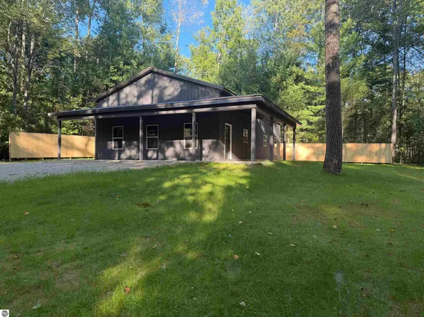 10927 Grand Kal Rd SW, Fife Lake, MI 49633