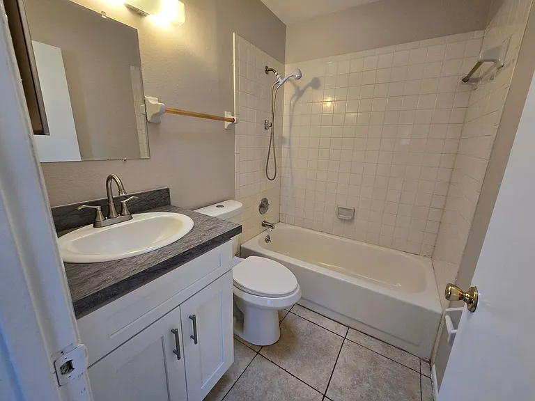 385 Lime St #2 — Photo 8