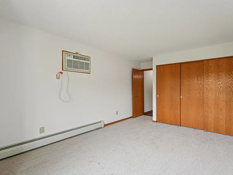Oaks Lincoln Apartments — Photo 26