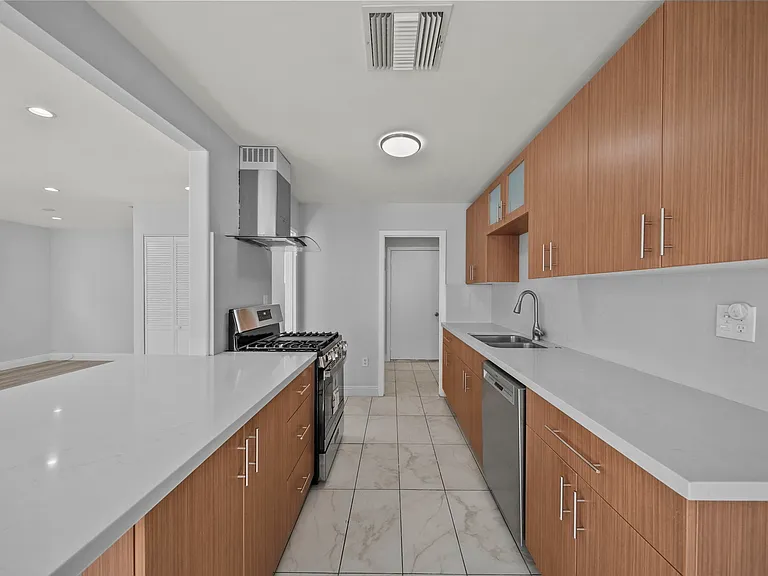 7707 Apperson St — Photo 8