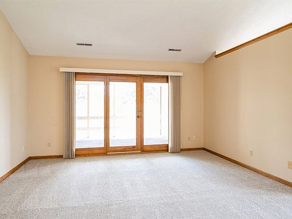 5th image of 4525 Westchester Dr NE Unit D